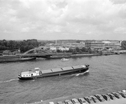 856000 Gezicht over het Amsterdam-Rijnkanaal te Maarssenbroek (gemeente Maarssen), op de Opburenbrug in de ...